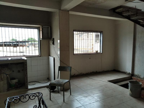 Imagen 2 de 11 de Vendo Práctico Edificio Residencial Con Un Local Comercial A Estrenar, Urb. Coromoto, Maracay.