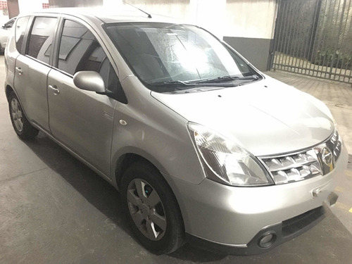 Nissan Livina 1.8 Sl Flex Aut. 5p 2010