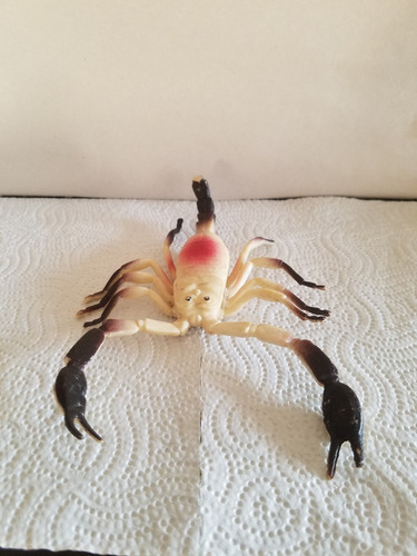 Escorpion/alacran De Plastico  S/envio