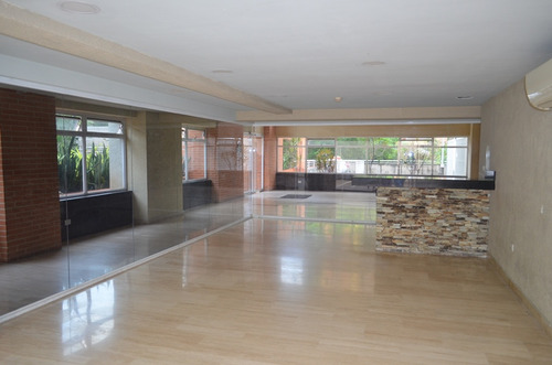 Apartamento En Alquiler Chimeneas Vista Al Parque. Marisol