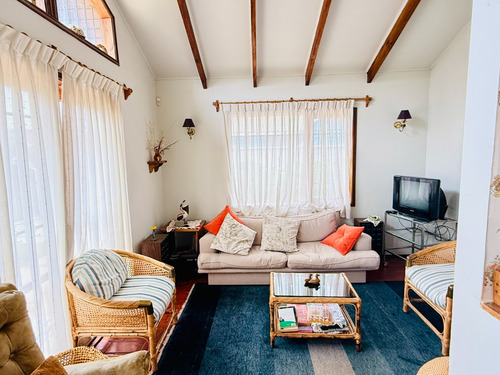 Hermosa Casa Algarrobo