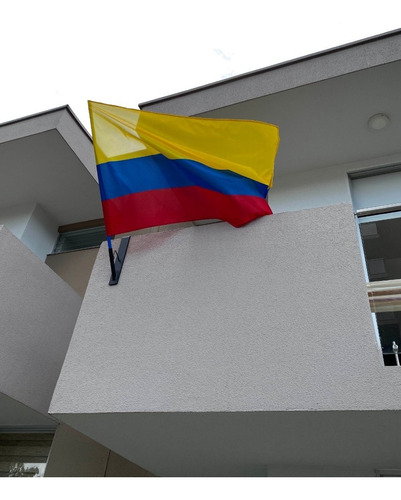 Soporte Y Bandera De Colombia - Unidad a $109900