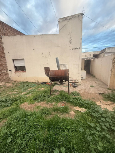 Venta -casa- Amplio Terreno- Villa Loreto