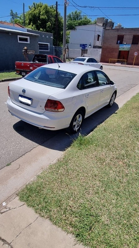 Imagen 3 de 12 de Volkswagen Polo 2016 1.6 Comfortline Tiptronic