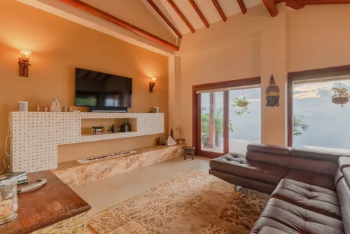 Casa En Venta En Las Palmas. Cod V11168