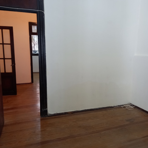 Imagen 6 de 19 de Dueño Vende Casa De Época Remodelada, Planta Baja, En Zona Tranquila De Pocitos. 120 Mts Cuadrados Superficie Total Del Terreno. Con Garaje Y Patio.