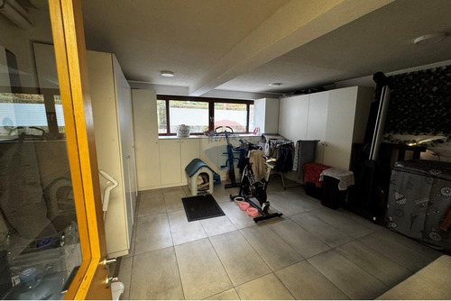 Exclusivo Primer Piso Con Patio En La Reina