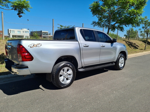 Toyota Hilux 2.8 Cd Sr 177cv 4x4 2020