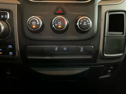 Dodge Ram 1500 5.7 Pickup Quad Cab Slt Aa 4x4 At