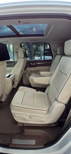 GMC Yukon DENALI 10 VEL AWD AT
