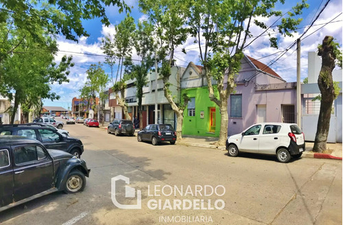 Colonia - Venta Tres Casas En Mismo Padrón, En Punto Estratégico.