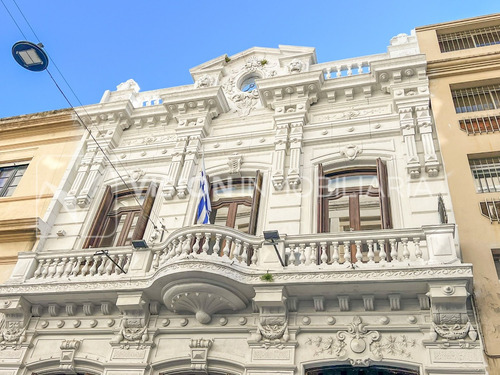 Oportunidad De Inversión. Venta De Propiedad Casa Palacete Mansión De 1905 De Prestancia Señorial. Son 676 M2 En 2 Plantas. Inmaculada, Gran Nivel. Amueblada. Ciudad Vieja. Padrón Completo De 393 M2.