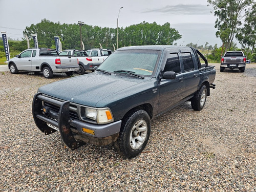 Toyota Hilux 2.8 D/cab 4x2 D Dlx