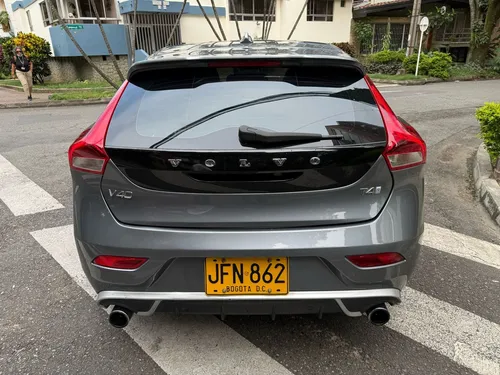 Volvo V40 2.0 T4 Drive-e R-design