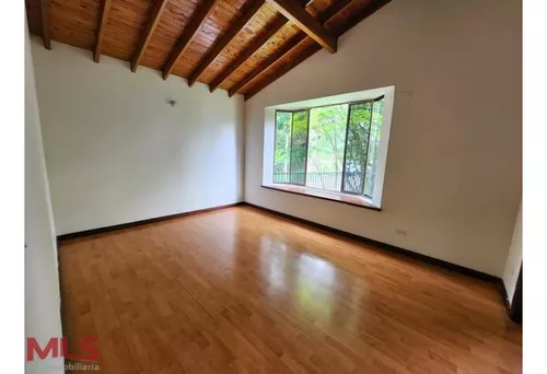 Muy Tranquila Con Muy Buenos Espacios(mls#240552)
