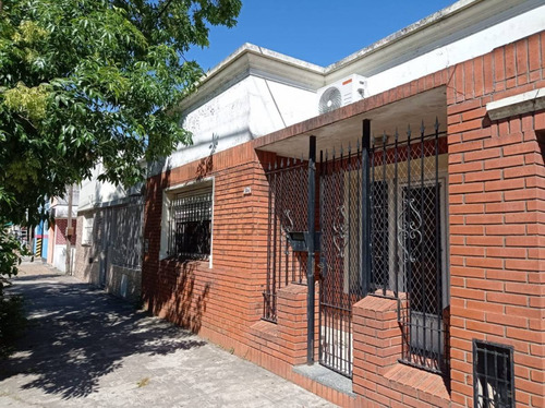 Casa De 4 Dormitorios En Venta Berisso