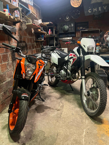 Vendo Duke 200 Con Menos De 5mil Km Soi Titular Al Día