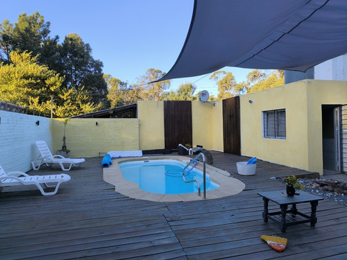 Casa Piscina Climatizada Abierta Fuera De Servicio