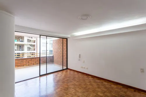 Apartamento En Venta En Conquistadores. Cod V21453