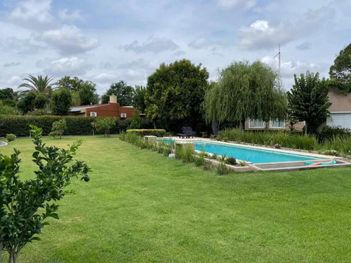 Casa Quinta En Venta - 2 Dormitorios 2 Baños - 1.500mts2 - Chivilcoy