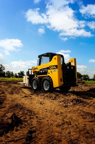 Minicargadora Gehl R135 - Nueva - Distribuidores Oficiales