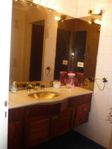 Apto Credito. Chalet En Excelente Estado En Luis Guillon