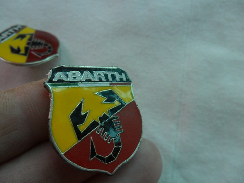 Lote 2 Insignia Fiat Abarth 850 1000 800 Fiat Escudo Chico