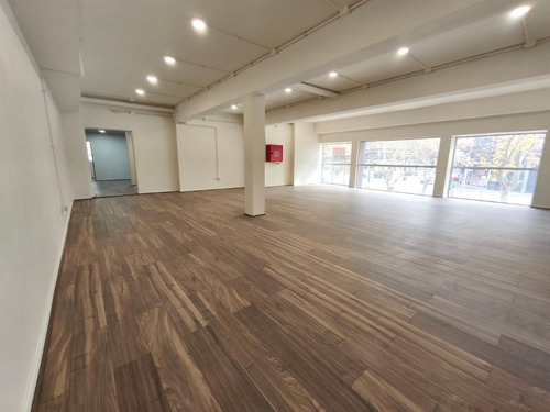Gran Piso Comercial Con Planta Libre, Privados, Ascensor.