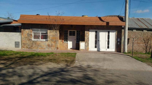 Casa | 2 Dormitorios | Cochera | Piscina | Granadero Baigorria | Barrio San Miguel