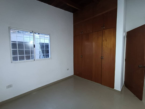 Imagen 11 de 13 de En Alquiler Casa En Urb. Valle Hermoso Villas