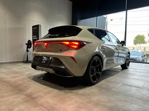 Cupra Leon 300Hp
