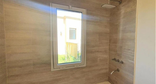 Imagen 16 de 28 de Casa En Venta En San Ramon - Pilar Del Este