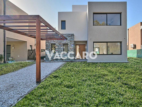 Imagen 2 de 30 de Casa Venta Barrio Privado María Eugenia R&v Moreno