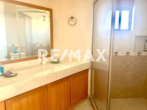 Casa En Venta En Condominio Jurica