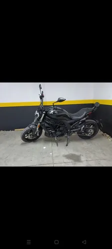 Color Negro, 502cc, Estilo Custom Cruiser, Como Nueva.