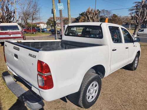 Imagen 7 de 9 de Toyota Hilux 2.5 Cd Dx Pack 120cv 4x2 - H3 2015