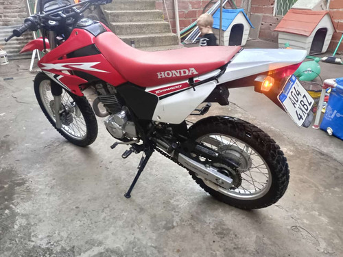 Permuto Por Auto, Ofertas Razonables. Se Va Transferida.