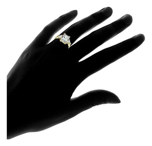 Anillo De Compromiso De Corte Esmeralda Y Trillon De Cubicas