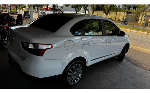 Fiat Grand Siena 1.6 MPI ESSENCE 16V FLEX 4P MANUAL