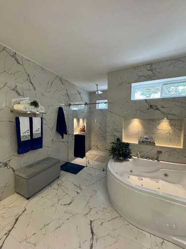 Venta Espectacular Y Lujosa Casa En Rozo