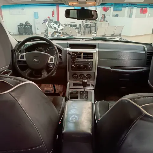 Jeep Cherokee Limited Kk 2010