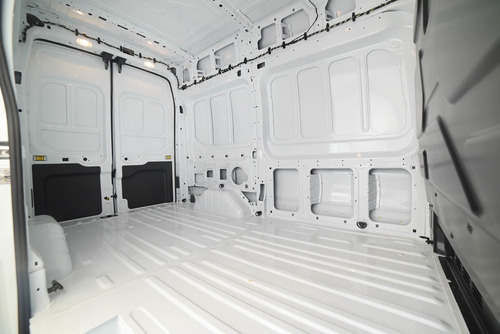 Imagen 6 de 17 de Ford Transit 2.0 Furgón Largo Techo Elevado Automática (e)