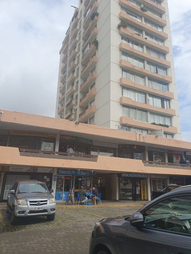 Alvarez Con Agua Santa