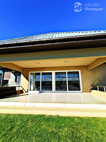 Casa En Venta De 4 Dorm. En Pucón