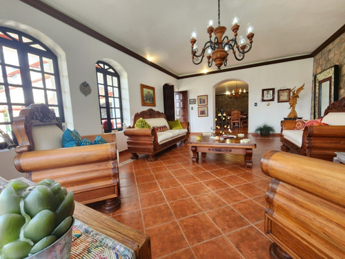 Venta De Casa Quinta Princesas De Terreno Y Jardín Enorme Con Alberca, Jacuzzi Y Plaza De Amenidades. Vistas Expectaculares Y Casa Monumental Fracc Rancho San Diego En Ixtapan De La Sal Edomex