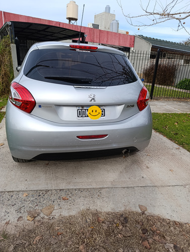 Peugeot 208 1.5 Allure Touchscreen