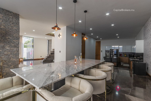 Residencia De Lujo En Venta Puerta Del Bosque Andares