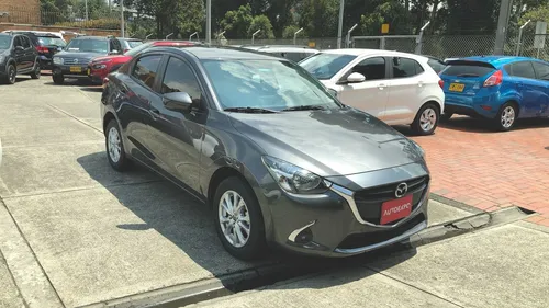 Mazda 2 Touring Sedan 2020
