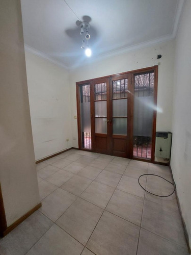 Imagen 2 de 11 de Oficinas / Consultorios 98 M2 - En Planta Baja - Morón Ctro
