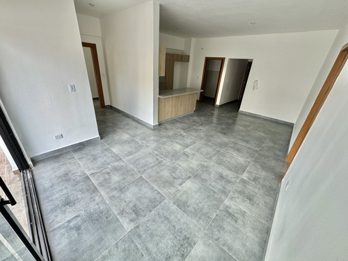 Apartamento Nuevo En Evaristo Morales